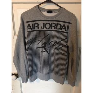 | Grey air Jordan crewneck sweater